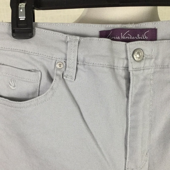 Gloria Vanderbilt “Amanda” light grey jeans - Picture 2 of 8